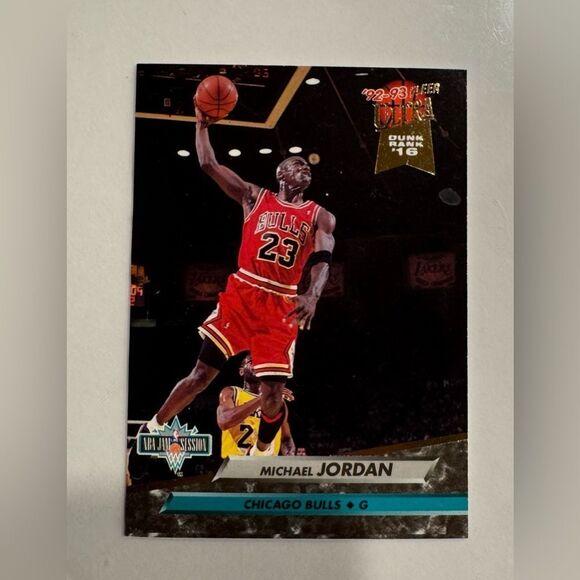 Michael Jordan Trading Card - Red 1992/93 mint condition - Picture 1 of 4
